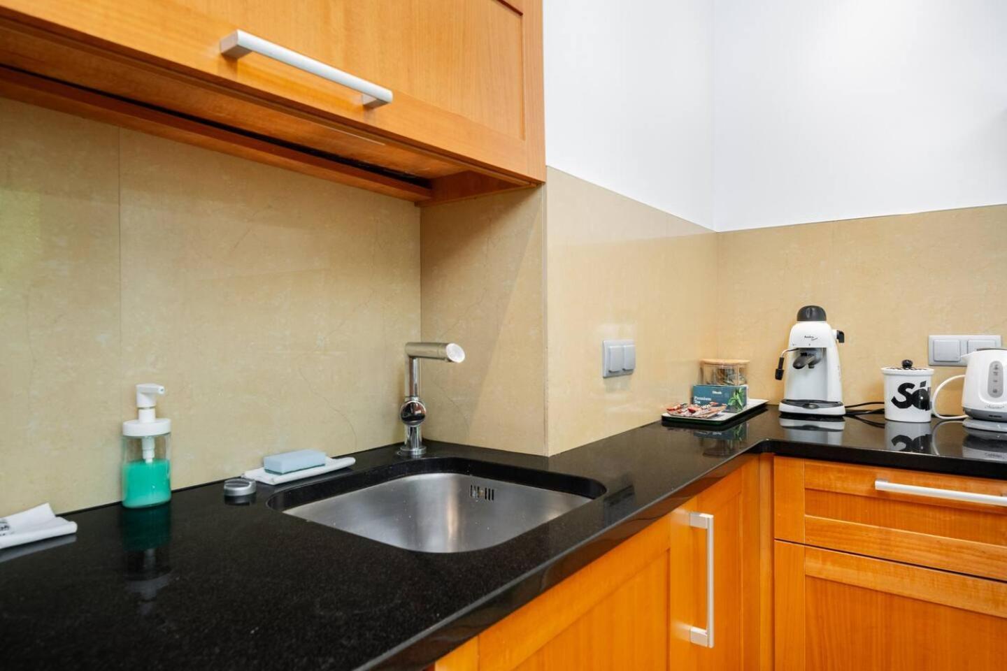 Superb Czerska Family Apartment Varşovia Exterior foto