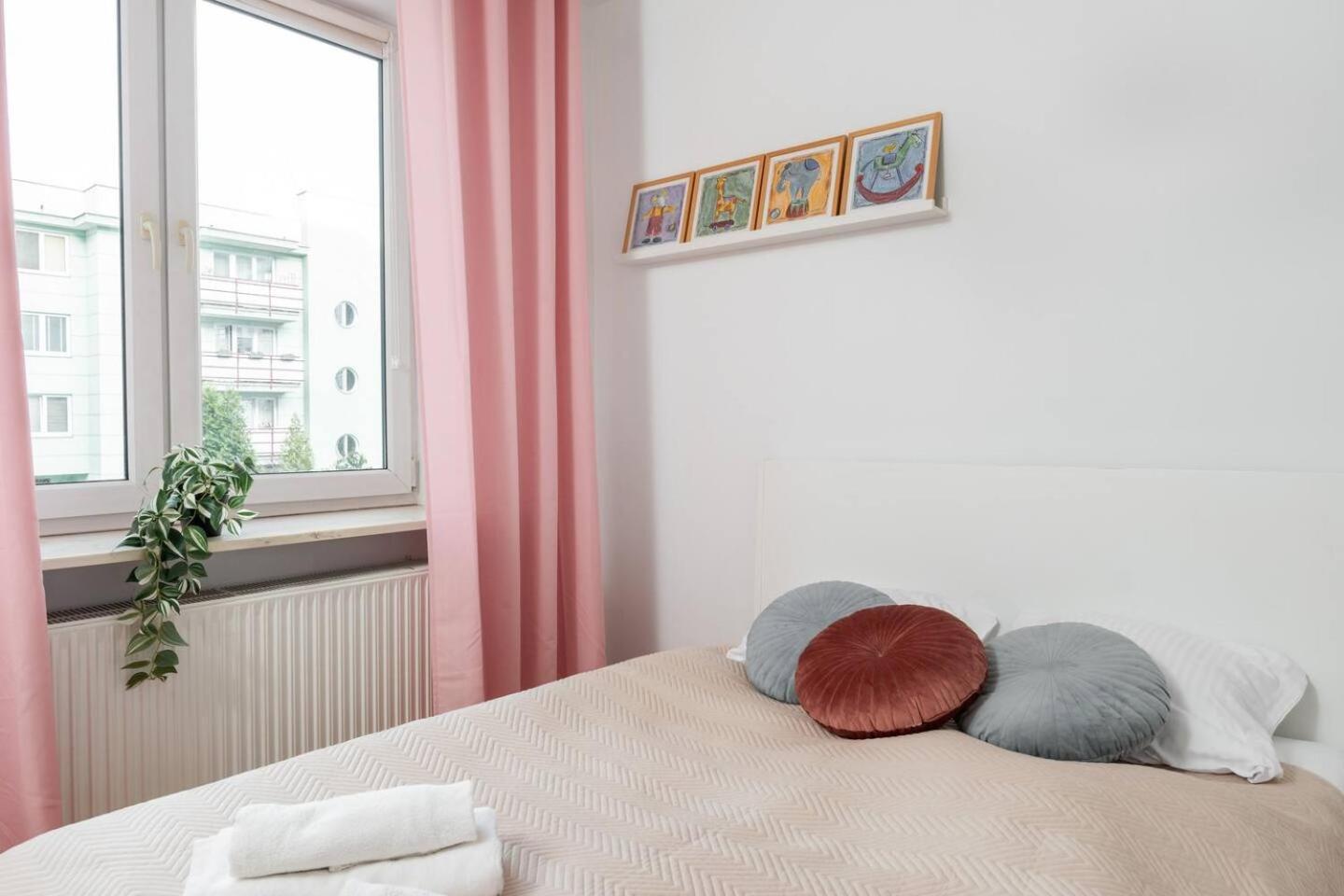 Superb Czerska Family Apartment Varşovia Exterior foto